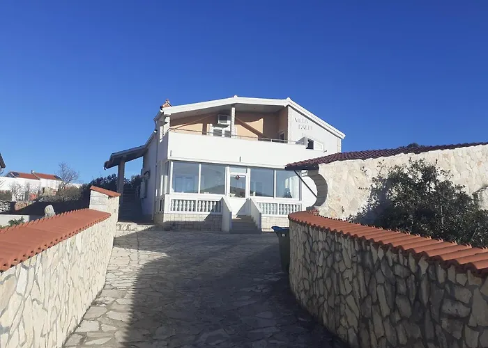 Palfi בית הארחה יזרה