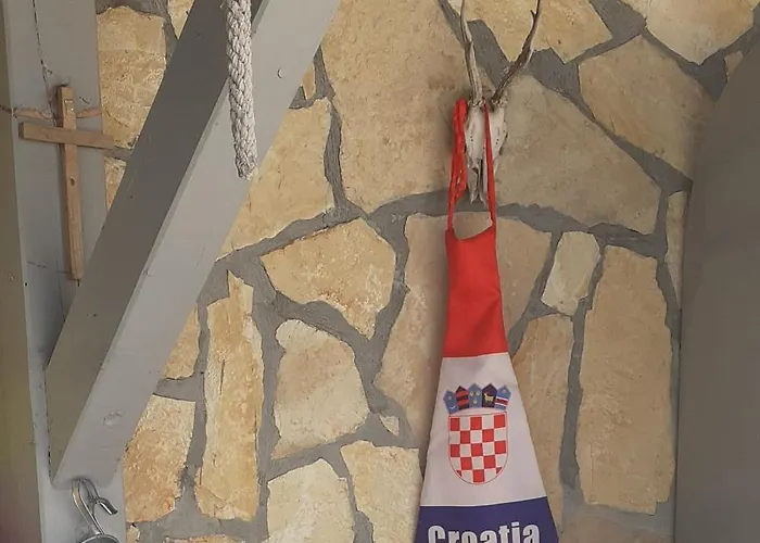 Palfi בית הארחה יזרה